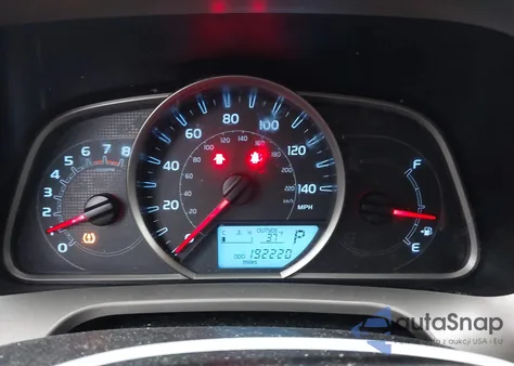 2015 Toyota Rav4 Xle z USA, uszkodzony, nr VIN JTMRFREV4FD164013